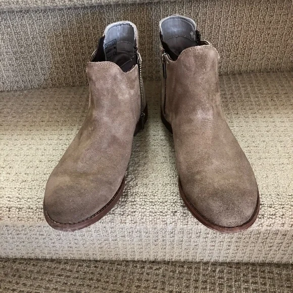 SOLD - Picture 1 of 5